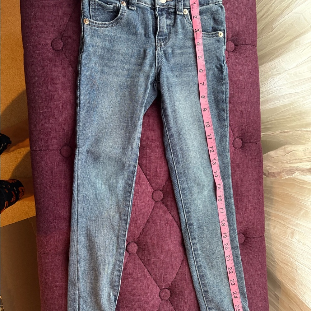 Girls children’s size 6 Cat & Jack blue jeans w/interior cinch capability